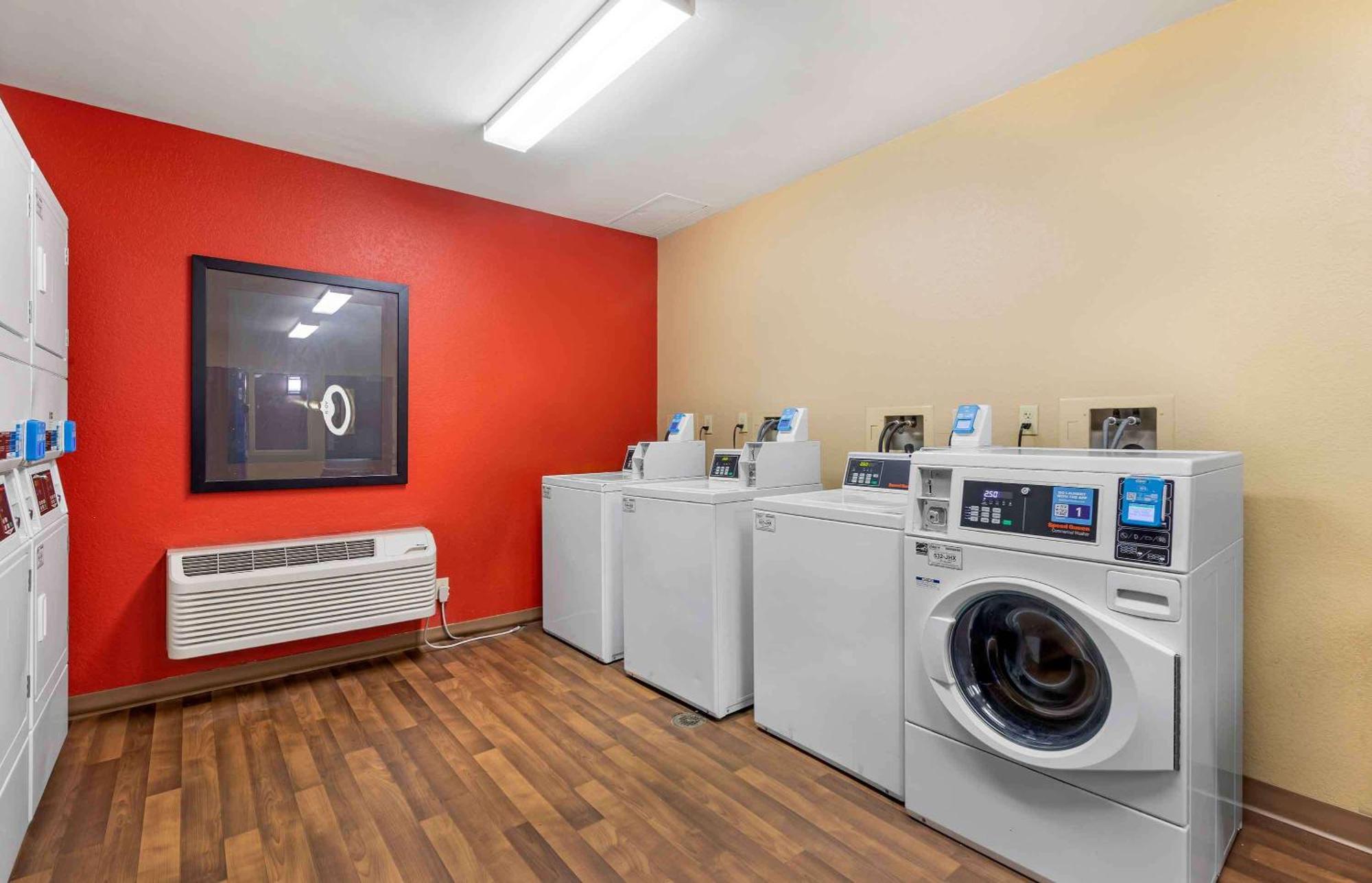 Extended Stay America Suites - Savannah - Midtown Екстер'єр фото