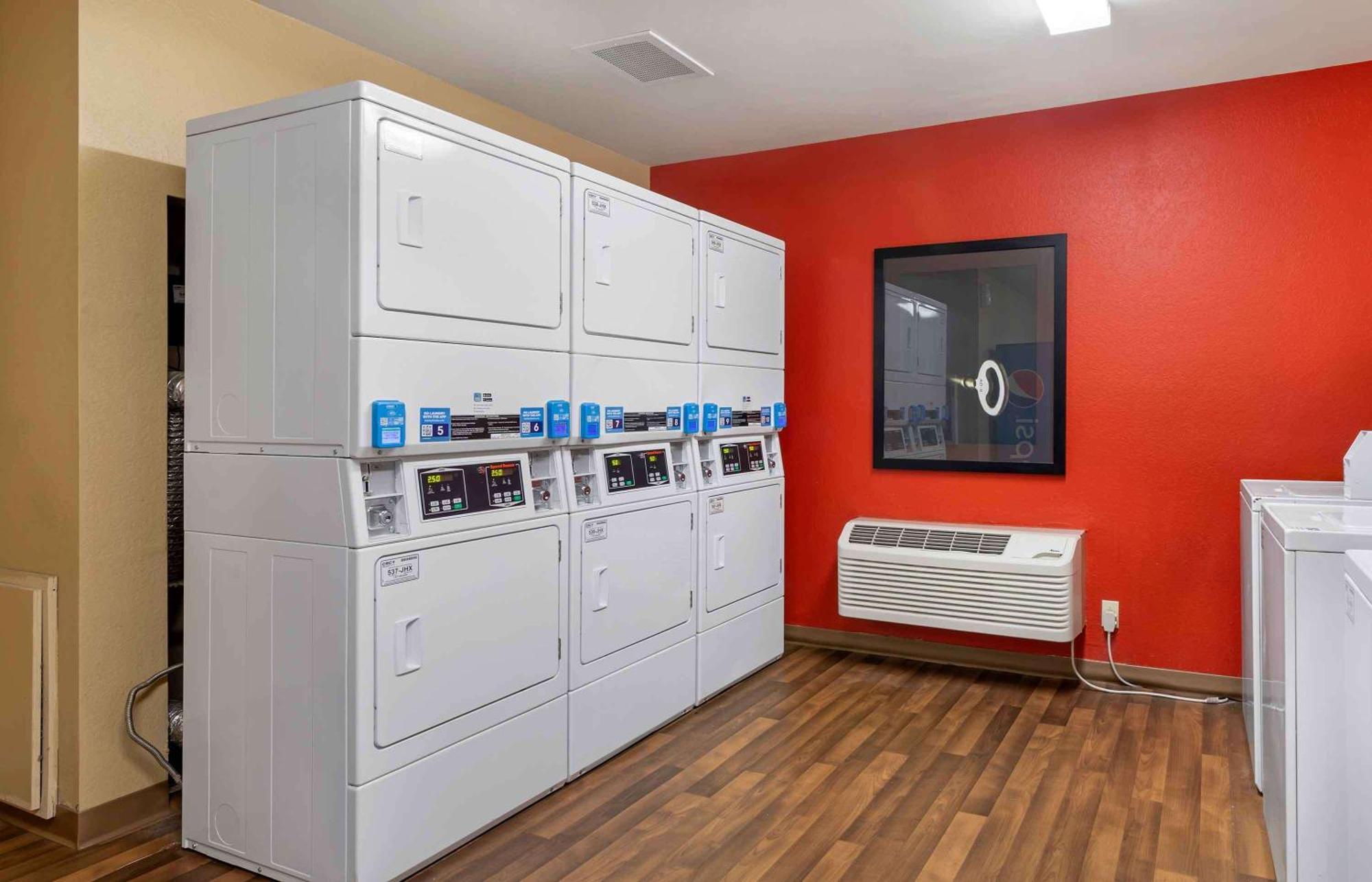Extended Stay America Suites - Savannah - Midtown Екстер'єр фото