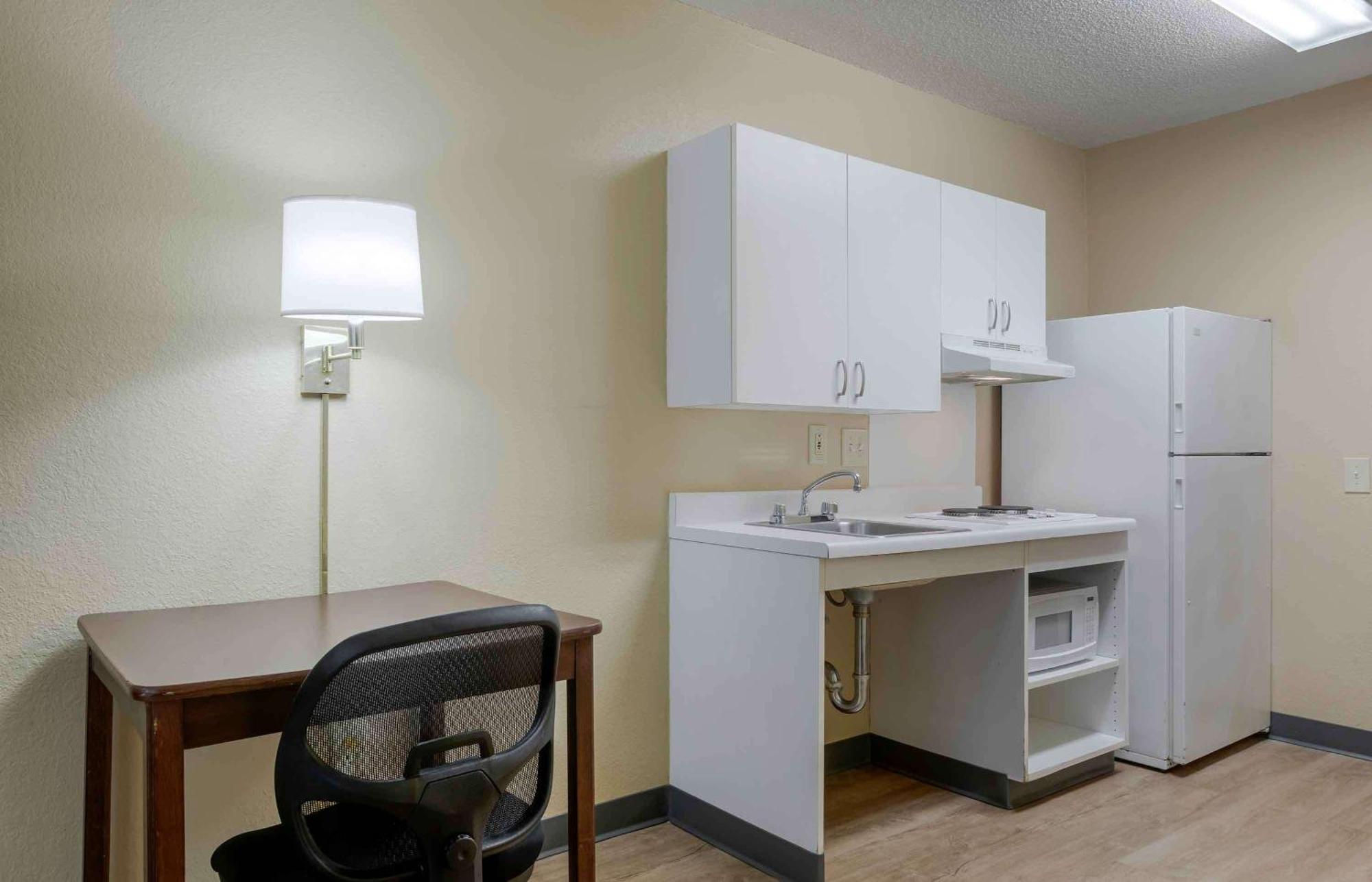 Extended Stay America Suites - Savannah - Midtown Екстер'єр фото