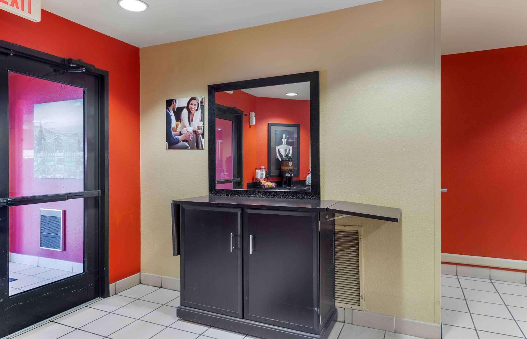 Extended Stay America Suites - Savannah - Midtown Екстер'єр фото