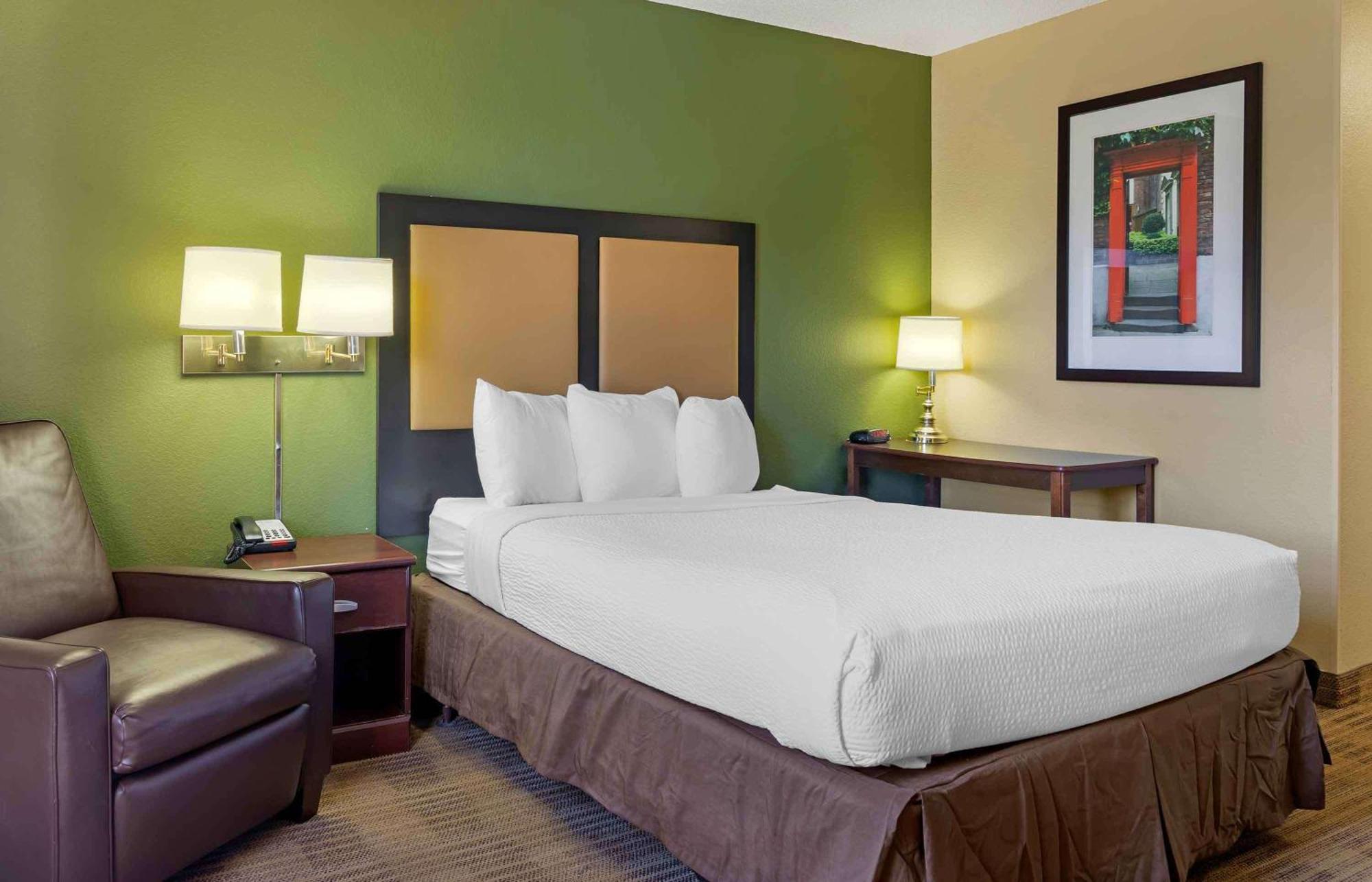 Extended Stay America Suites - Savannah - Midtown Екстер'єр фото