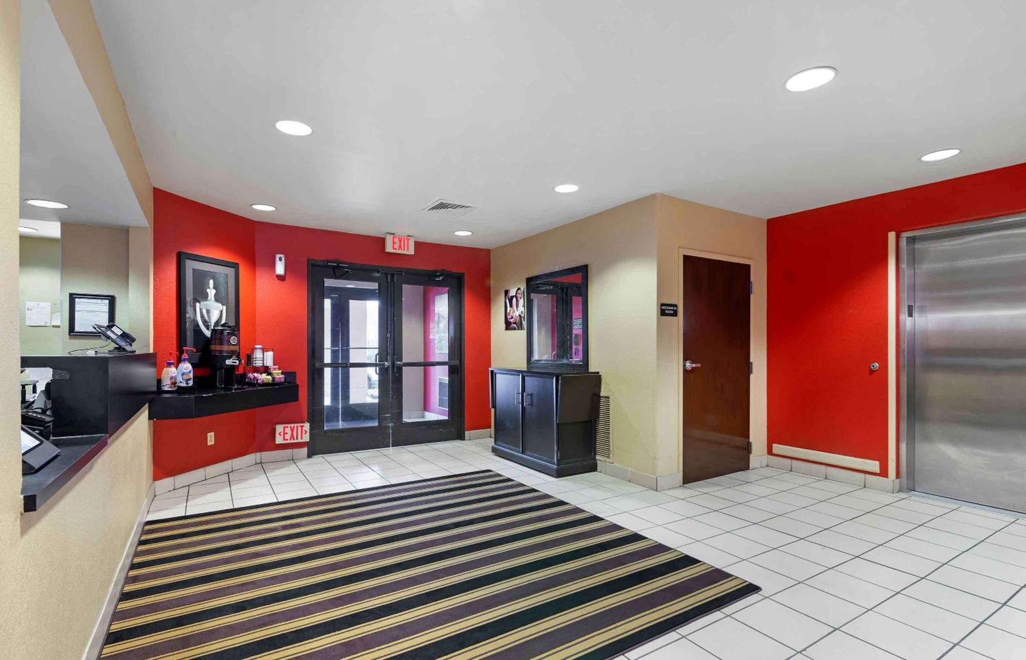 Extended Stay America Suites - Savannah - Midtown Екстер'єр фото