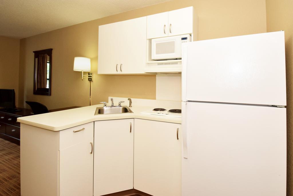 Extended Stay America Suites - Savannah - Midtown Екстер'єр фото